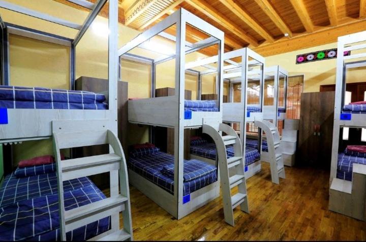 Yellow Hostel Душанбе Экстерьер фото
