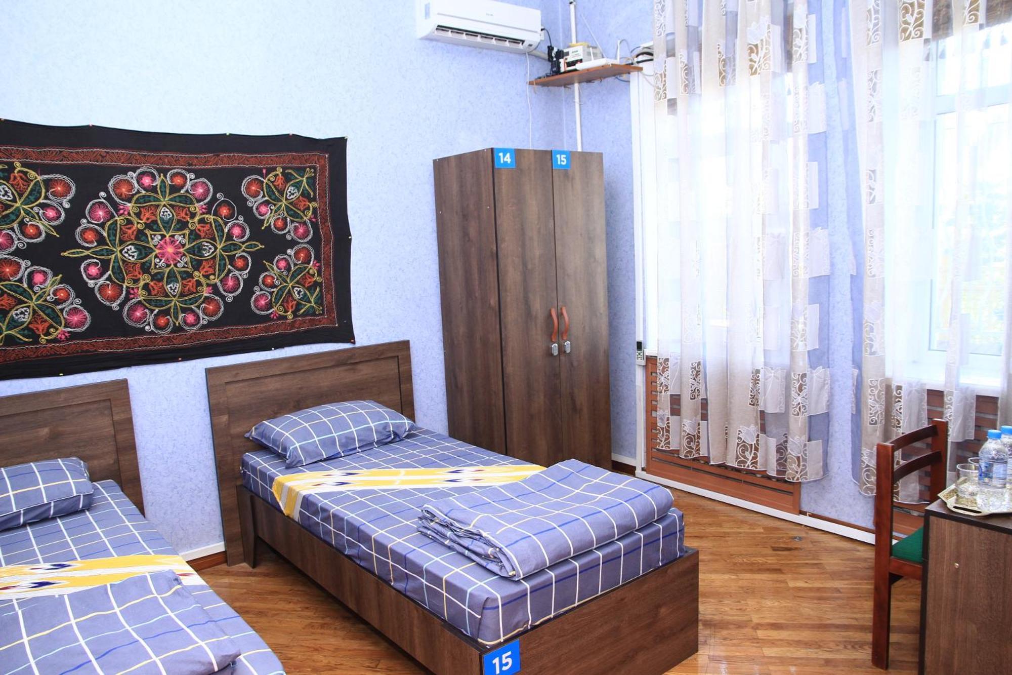 Yellow Hostel Душанбе Экстерьер фото