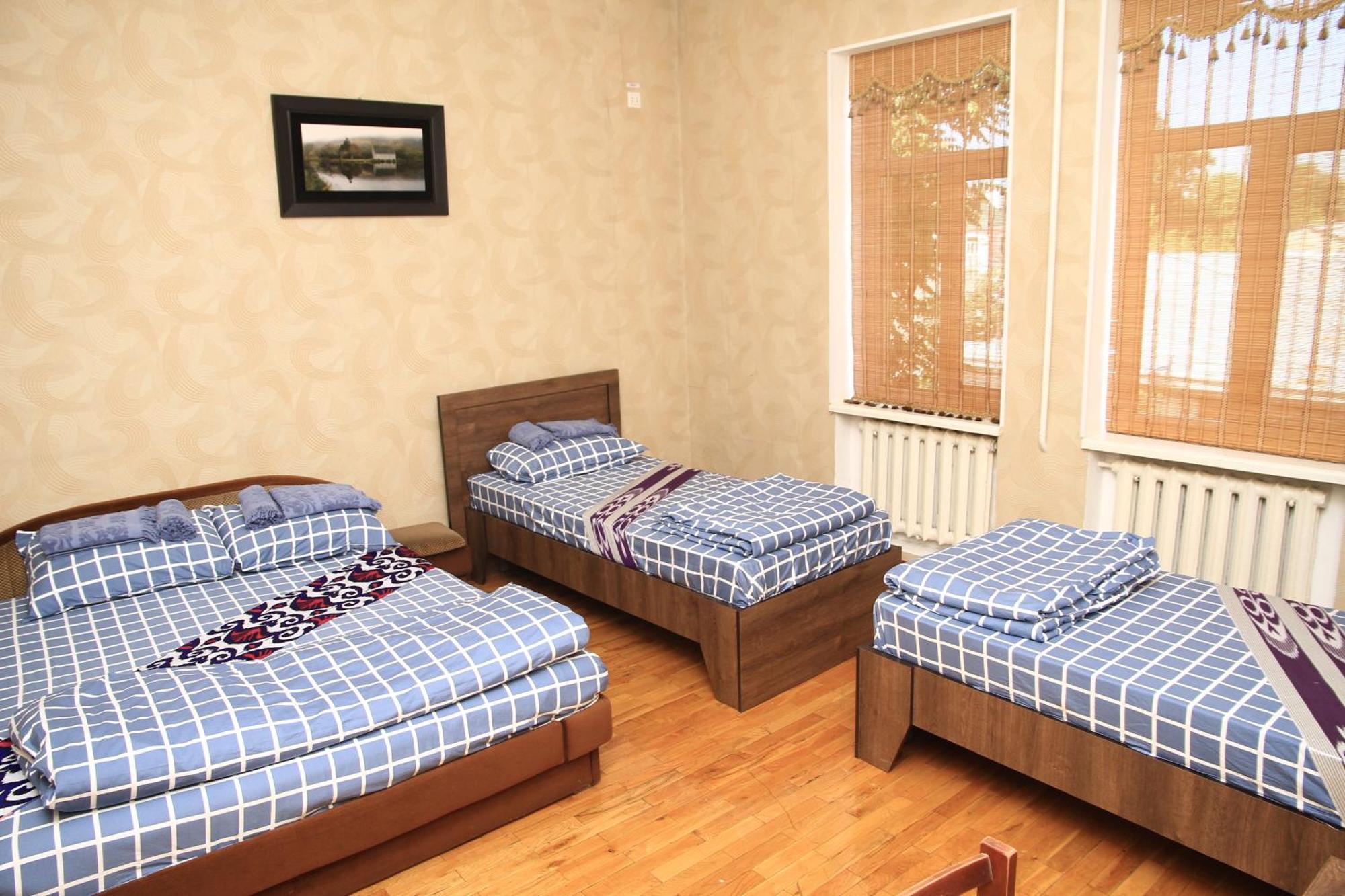 Yellow Hostel Душанбе Экстерьер фото