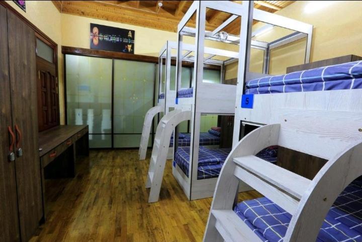 Yellow Hostel Душанбе Экстерьер фото