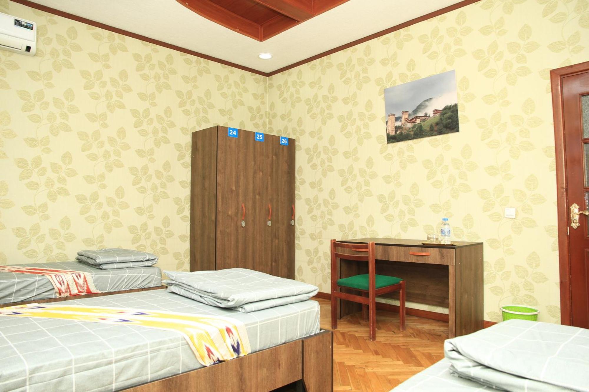 Yellow Hostel Душанбе Экстерьер фото