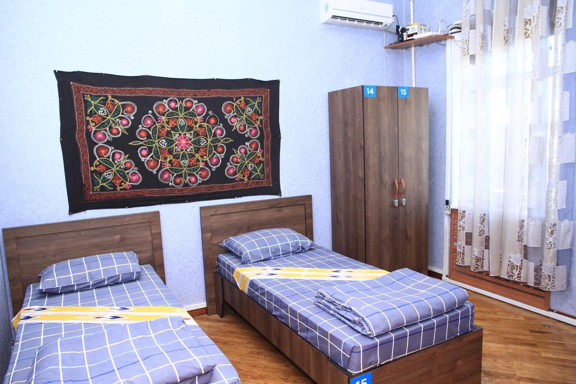 Yellow Hostel Душанбе Экстерьер фото
